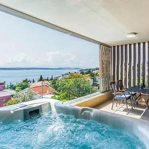 Abalone Apartment