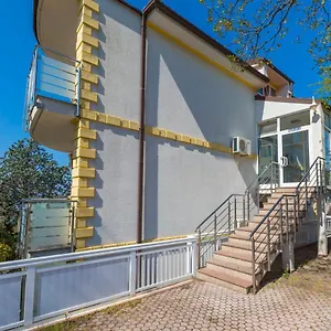 Helena Apartment